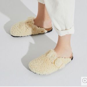 Birkenstock Boston Big Buckle Platform
Shearling